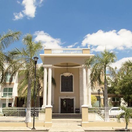 Wyndham Mérida Extérieur photo