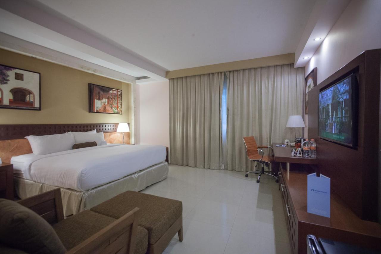 Wyndham Mérida Extérieur photo