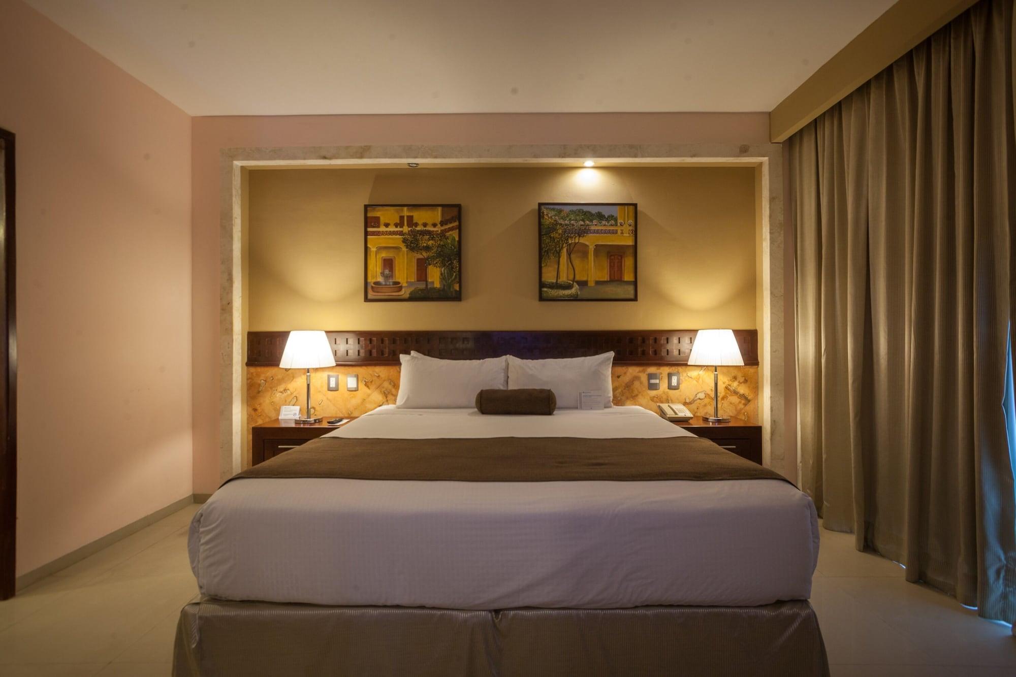 Wyndham Mérida Extérieur photo