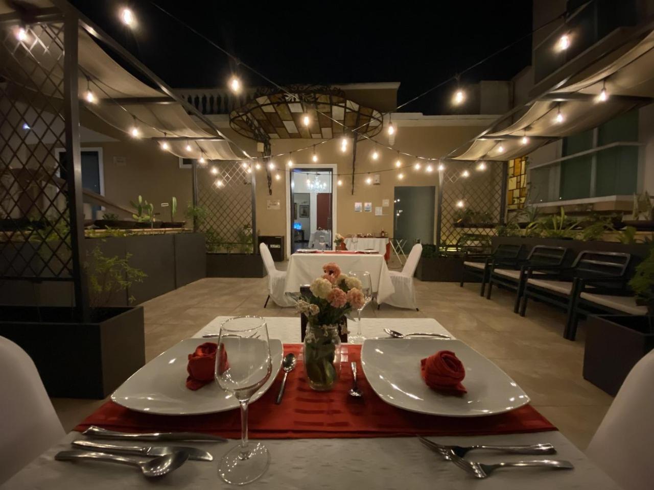 Wyndham Mérida Extérieur photo